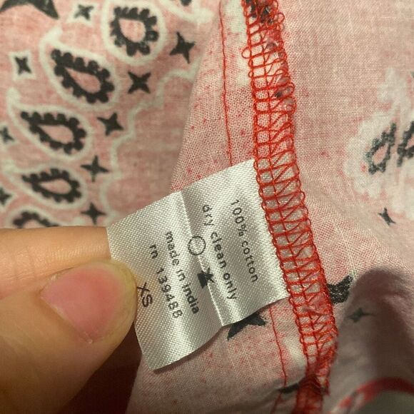 NWT MNML Men's Red Bandana Print Button Front Cotton Button Down SS Shirt XS - Picture 6 of 8